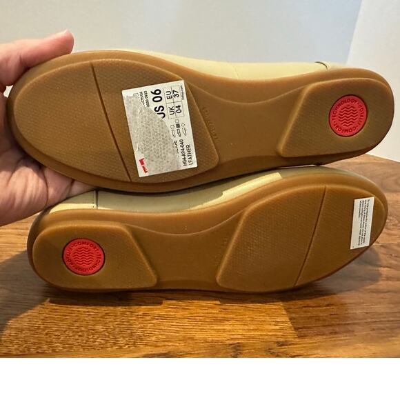 FitFlop Women's Allegro Fringe Buckled Leather Loafers Beige Size 6 NWOB - Picture 7 of 13